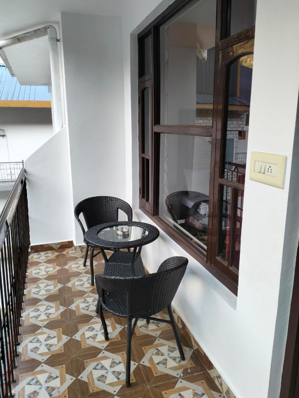 Aman Inn دارامشالا المظهر الخارجي الصورة